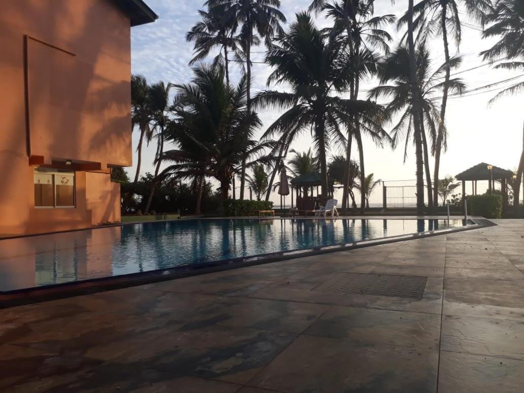 Oyo 246 Roy Villa Beach Hotel Kalutara Extérieur photo